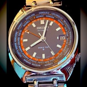 Vintage Seiko World Time Automatic Watch 1970 Black Dial.   Stock # PT6117-6400